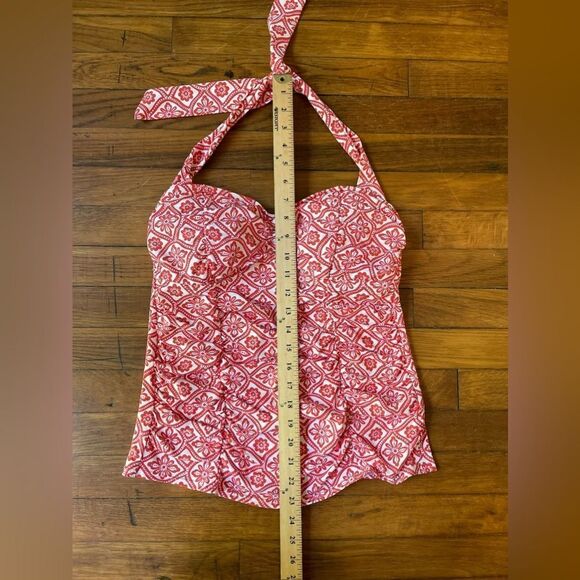 LANDS END size 8 Swim top- adjustable tie halter top. Red white purple pattern - Picture 9 of 9